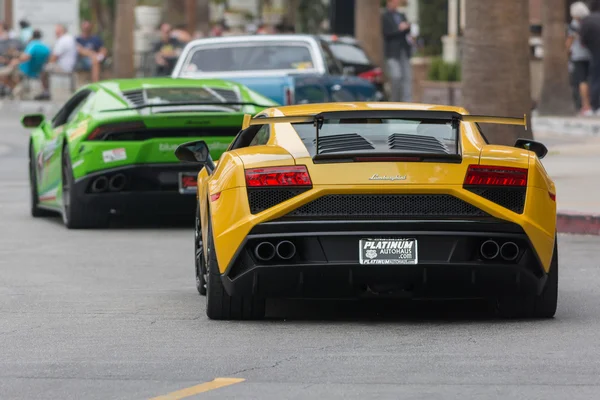 Lamborghini Huracan and Lamborghini Gallardo car on display — ストック写真