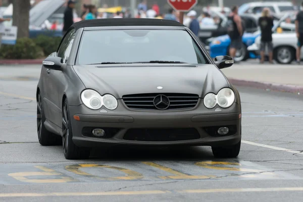 Mercedes-Benz auto op display — Stockfoto