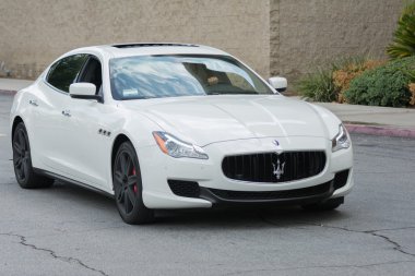 Maserati Granturismo araba ekranda