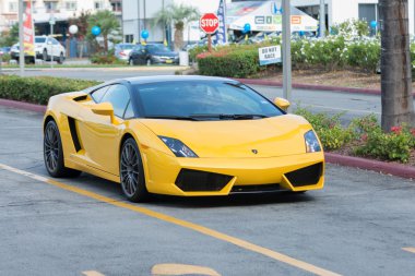 Lamborghini Gallardo araba ekranda