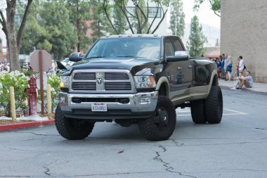 Dodge Ram araba ekranda