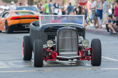 Hot Rod araba ekranda