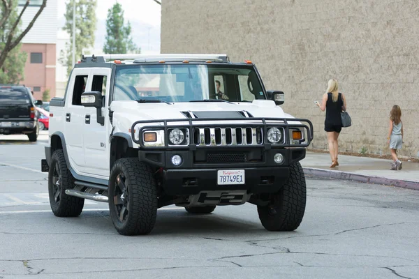 Hummer H2 car on display — Stok fotoğraf