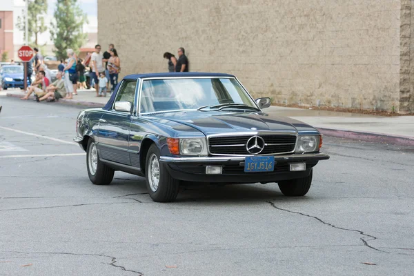 Mercedes-Benz 450S car on display — Stok fotoğraf