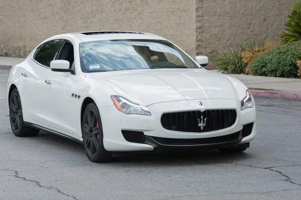 Maserati Granturismo αυτοκίνητο στην οθόνη — Φωτογραφία Αρχείου