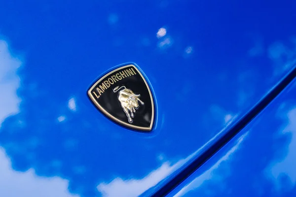 Lamborghini Logo car on display — 스톡 사진