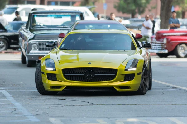 Показ автомобиля Mercedes-Benz SLS AMG GT — стоковое фото