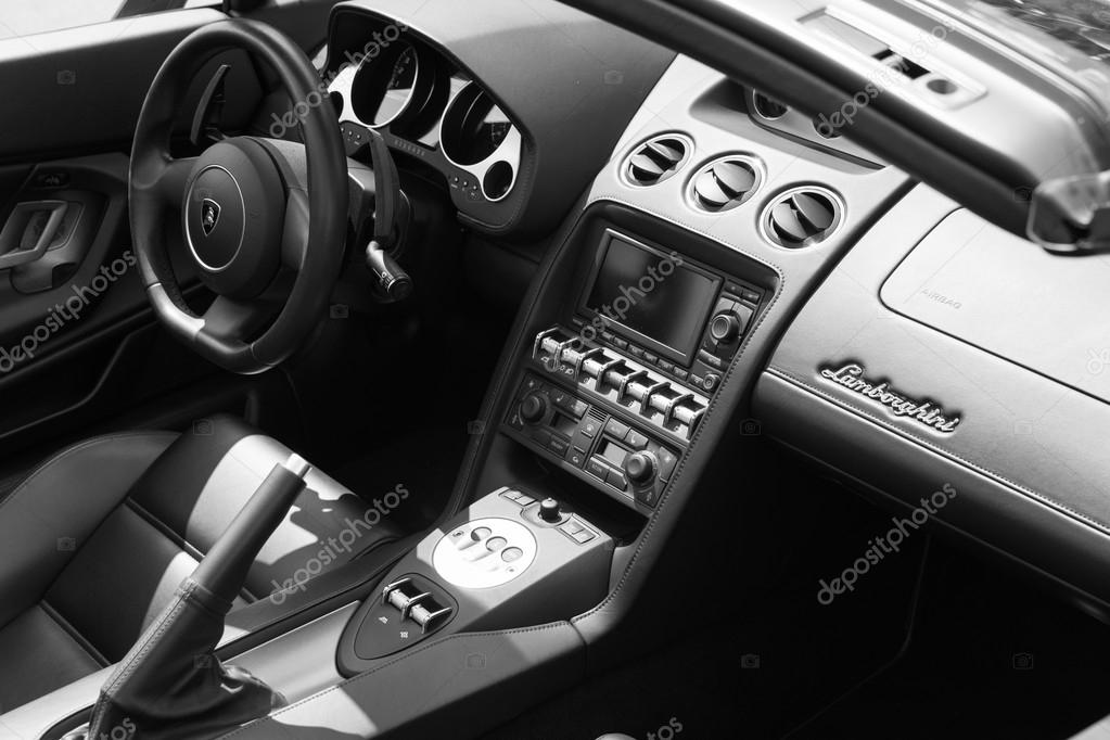 Lamborghini Interieur Auto Auf Dem Display Redaktionelles