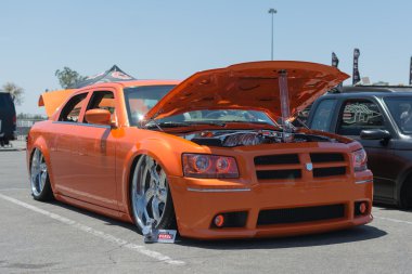 Ayarlama birden kenara çekilip kurtulmak 