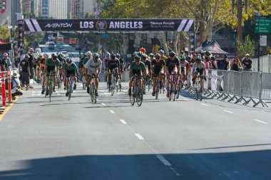 Bisikletçiler başında