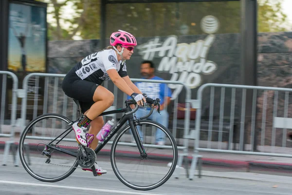 Cyclist competing — Stock Photo, Image