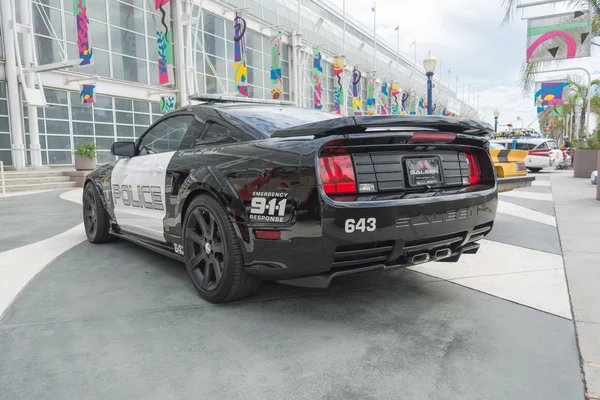 Mustang Saleen carro de polícia em exposição — Fotografia de Stock