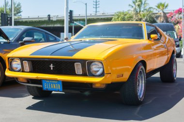 Ford Mustang ekranda
