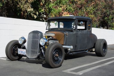 Ford Hot Rod ekranda