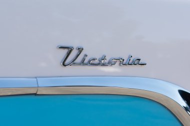 Ford Crown Victoria amblemi ekranda