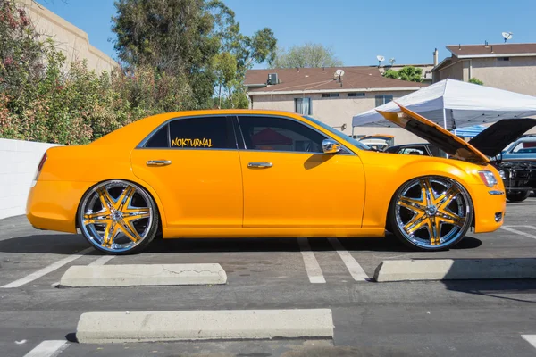 Kustom Chrysler 300 — Stok Foto