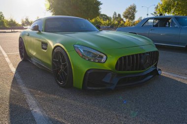 Los Angeles, Kaliforniya, ABD, 12 Ekim 2025 Mercedes-AMG arabası Superecar Pazar etkinliği sırasında sergilenmektedir.