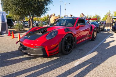 Los Angeles, California, ABD, 12 Ekim 2025 Porsche GTS 3 SC arabası Superecar Sunday etkinliği sırasında sergileniyor.
