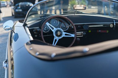 Los Angeles, California, ABD, 2 Kasım 2025 Pazar günü Supercar araba etkinliği sırasında Porsche gösterge paneli