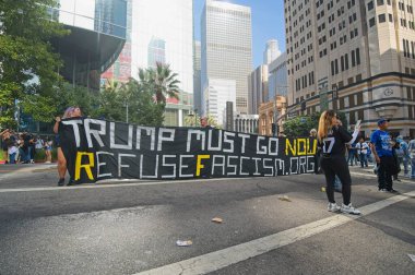 Los Angeles, Kaliforniya, ABD, 3 Kasım 2025 Los Angeles Dodgers Şampiyonası 'nda protesto gösterisi.