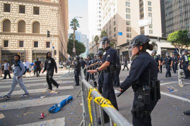 Los Angeles, Kaliforniya, ABD, 3 Kasım 2025 Los Angeles Dodgers Şampiyonası 'nda polis memurları.