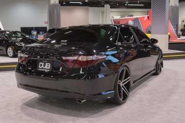 Toyota Camry customizer üstünde göstermek.