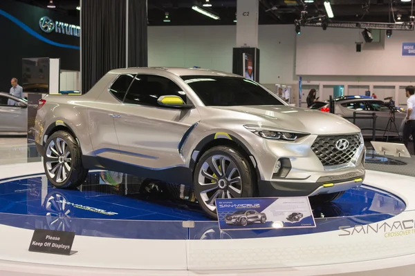 Hyundai Santa Cruz pickupa na wyświetlaczu. — Zdjęcie stockowe