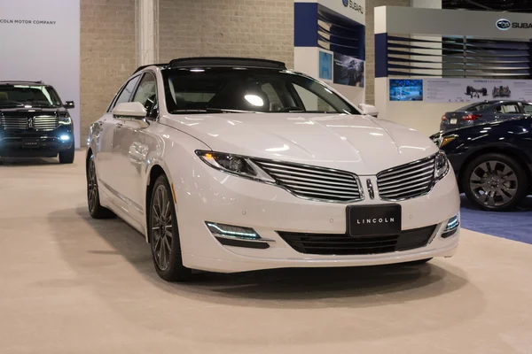 Lincoln Mkz op display. — Stockfoto