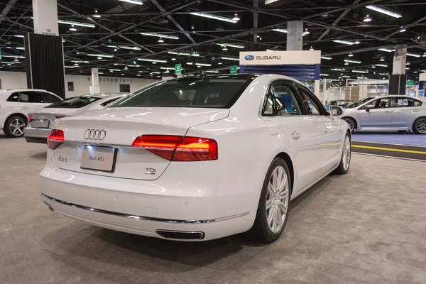 Audi A8 L ekranda. — Stok fotoğraf