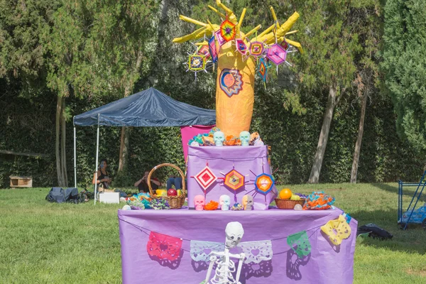 Instalação tradicional do altar mexicano . — Fotografia de Stock