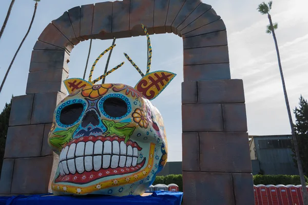 Schädel-Skulptur ausgestellt — Stockfoto