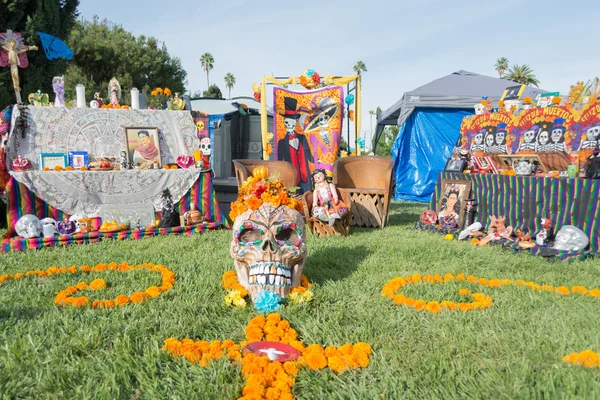 Traditionelle mexikanische Altarinstallation. — Stockfoto