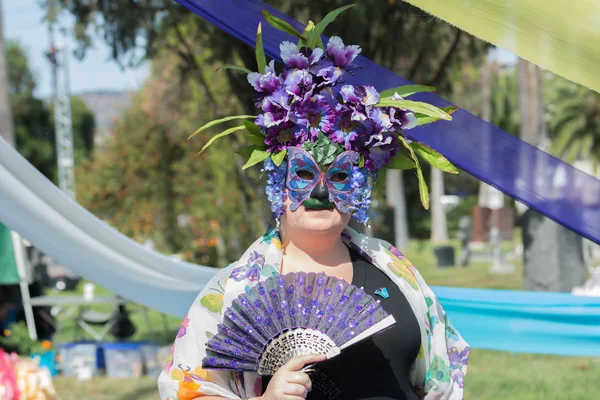 Mujer con máscara — Foto de Stock