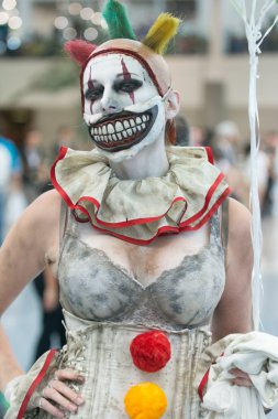 Cosplay kadın ekranda