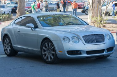 Bentley Continenta ekranda