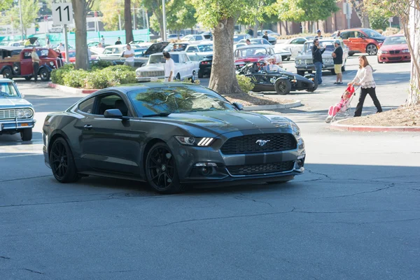 Ford Mustang na wyświetlaczu — Zdjęcie stockowe