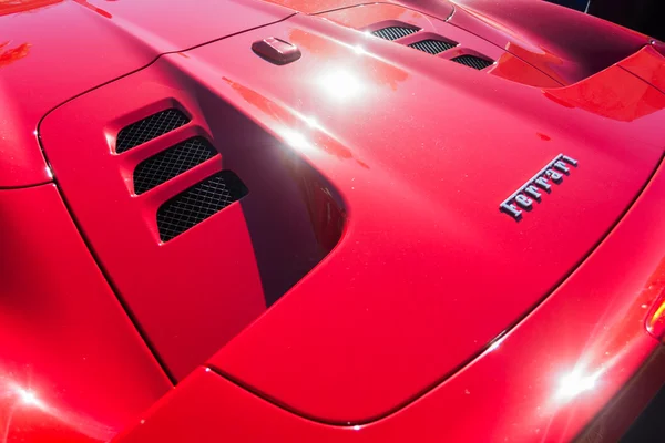 Ferrari 458 italia convertible auf dem display — Stockfoto