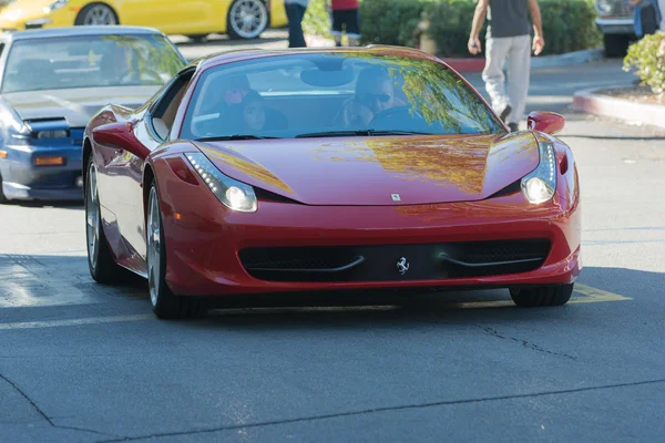 Ferrari 458 Italia на выставке — стоковое фото