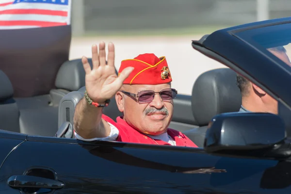 Marine veteran på bilen — Stockfoto