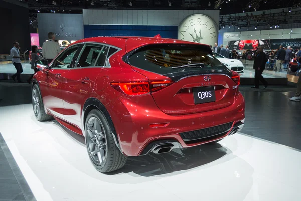 Infiniti Q30S на выставке — стоковое фото