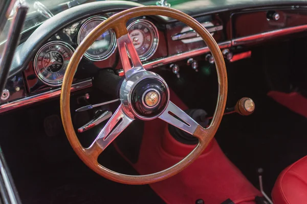 Alfa Romeo dashboard — Zdjęcie stockowe