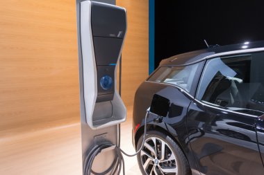 BMW i3 şarj istasyonu