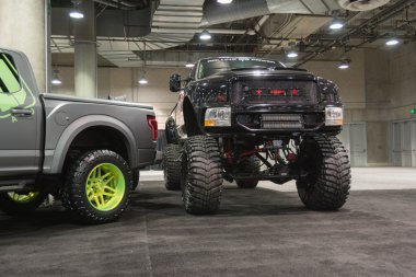 Ekranda kaldırdı kamyon