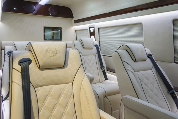 Mercedes Sprinter Limousine — 스톡 사진