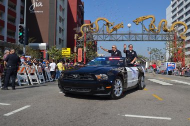 117th Golden Dragon geçit töreni sırasında Şef yardımcısı