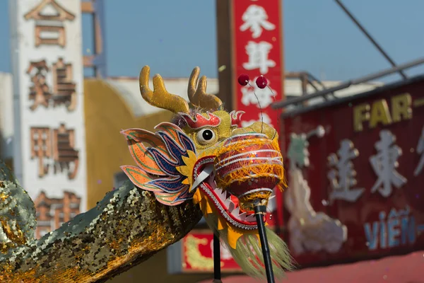 Dragão Chienese durante o 117th Golden Dragon Parade — Fotografia de Stock