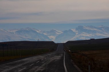 Camardi dağları ve yol manzarası, Nide Kayseri yolu..