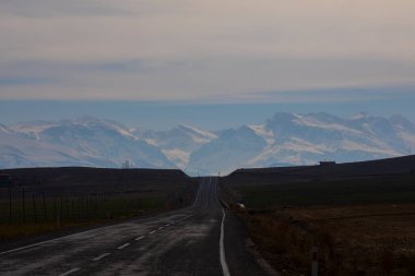 Camardi dağları ve yol manzarası, Nide Kayseri yolu..