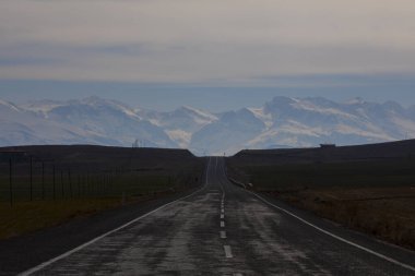 Camardi dağları ve yol manzarası, Nide Kayseri yolu..