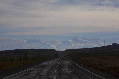 Camardi dağları ve yol manzarası, Nide Kayseri yolu..